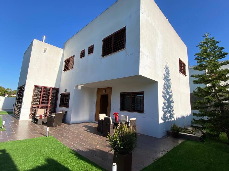 Modern 5-Bedroom Villa With Pool Montequinto Exterior foto