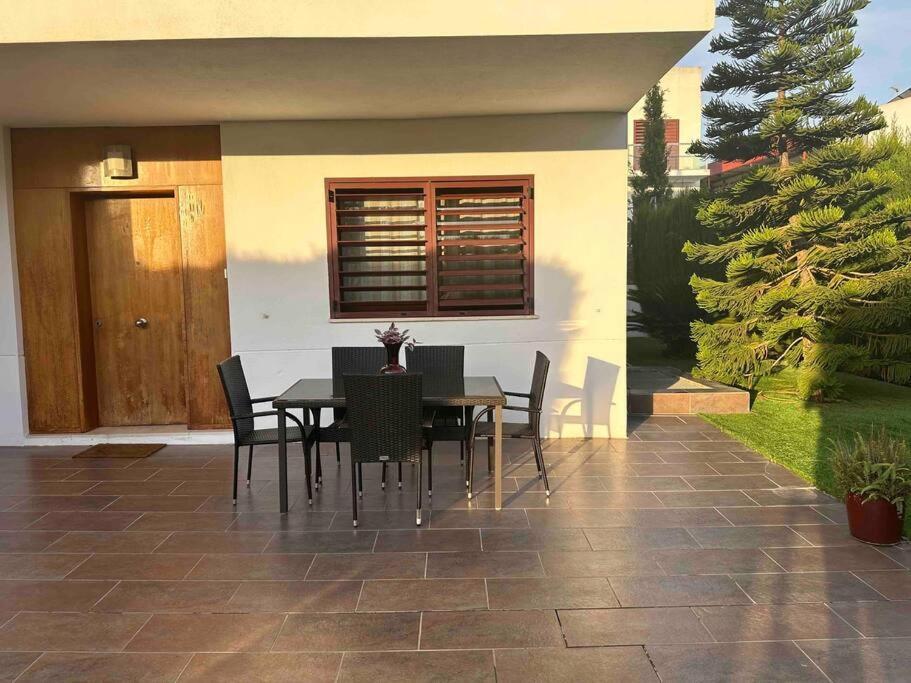 Modern 5-Bedroom Villa With Pool Montequinto Exterior foto